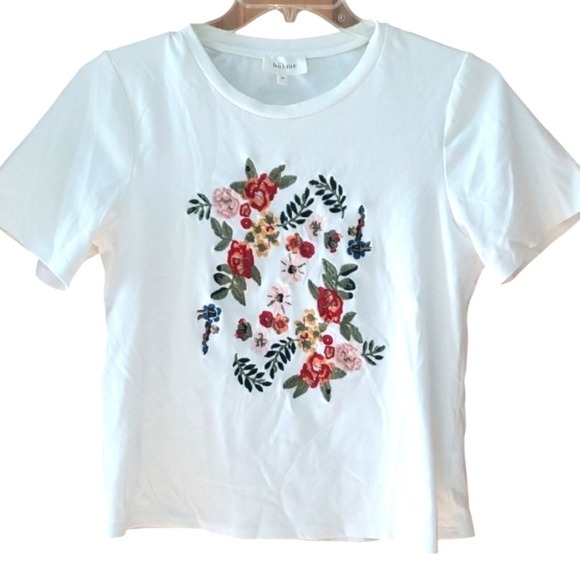 bohme Tops - Böhme Womans White Short Sleeve Embroidered Flowers Shirt Size Medium